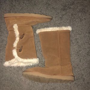 Brown fuzzy boots
